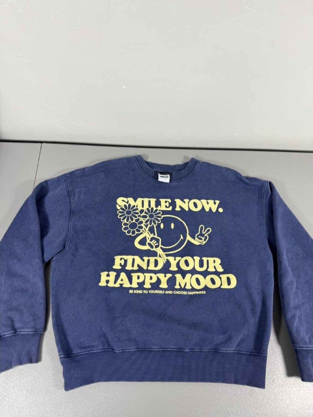 Zara x Smiley Smile Now Find Your Happy Mood Sweatshirt Navy S · DI-049